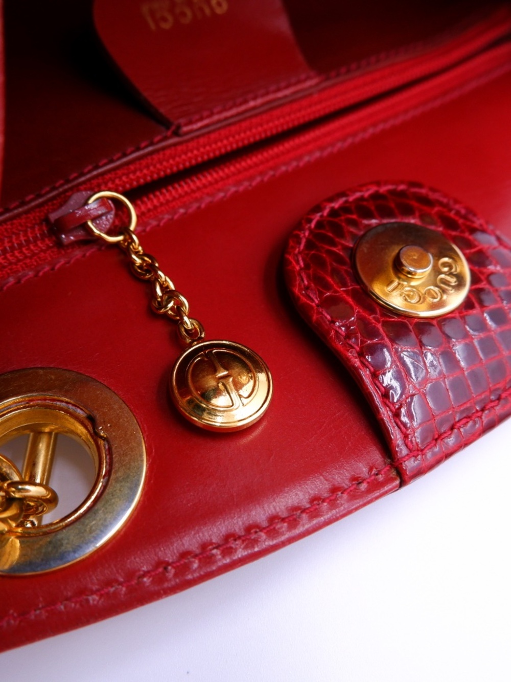 Gucci Burgundy Alligator Crossbody — 80's - Picture 6 of 13